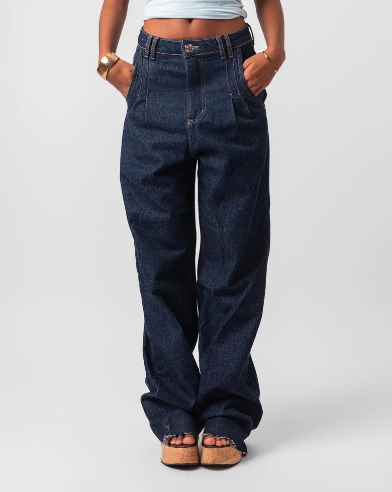 CALÇA JEANS PREGAS TAYLOR